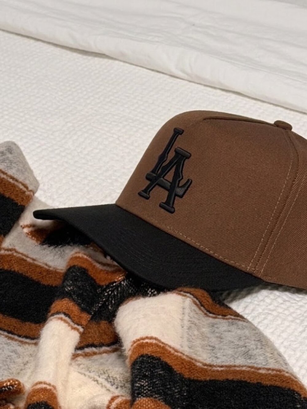 Brown & Black LA-Inspired Snapback Baseball Cap - Picture 5 of 6